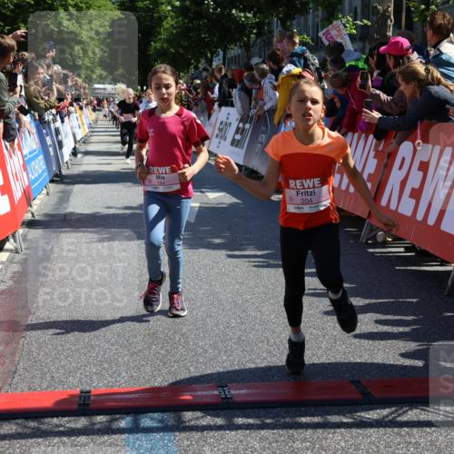 14.06.2026 - REWE Women's Run Strokosch-Dieckow http://msf.ph/oto/9755965 14.06.2026 11:36:52 Ziel 137, 157, 158, 163, 168, 182, 184, 204, 205, 330, 368, 370 meine-sportfotos.de