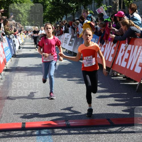14.06.2026 - REWE Women's Run Strokosch-Dieckow http://msf.ph/oto/9755988 14.06.2026 11:36:51 Ziel 137, 157, 158, 163, 182, 184, 204, 205, 211, 301, 330, 368, 370 meine-sportfotos.de