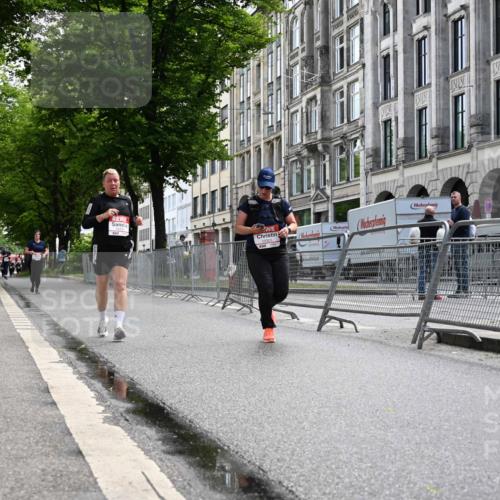 14.06.2026 - REWE Women's Run J. Mangold http://msf.ph/oto/9756032 14.06.2026 10:22:20 Ziel 10305, 10731, 11373 meine-sportfotos.de
