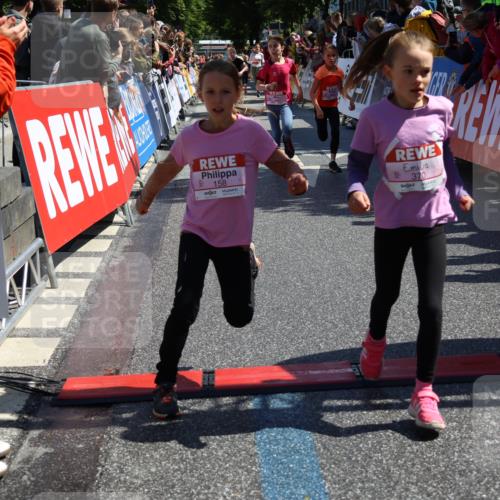 14.06.2026 - REWE Women's Run Strokosch-Dieckow http://msf.ph/oto/9756048 14.06.2026 11:36:50 Ziel 137, 157, 158, 163, 182, 184, 204, 205, 211, 301, 309, 330, 368, 370 meine-sportfotos.de
