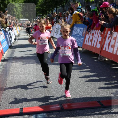 14.06.2026 - REWE Women's Run Strokosch-Dieckow http://msf.ph/oto/9756070 14.06.2026 11:36:49 Ziel 133, 137, 157, 158, 163, 182, 184, 187, 204, 205, 211, 301, 309, 330, 368, 370 meine-sportfotos.de