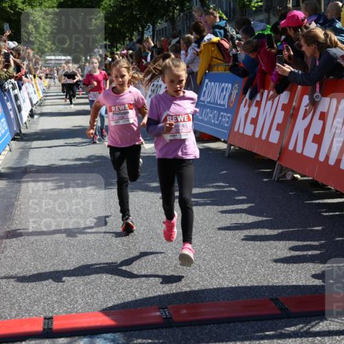14.06.2026 - REWE Women's Run Strokosch-Dieckow http://msf.ph/oto/9756101 14.06.2026 11:36:49 Ziel 133, 137, 157, 158, 163, 182, 184, 187, 204, 205, 211, 301, 309, 330, 368, 370 meine-sportfotos.de