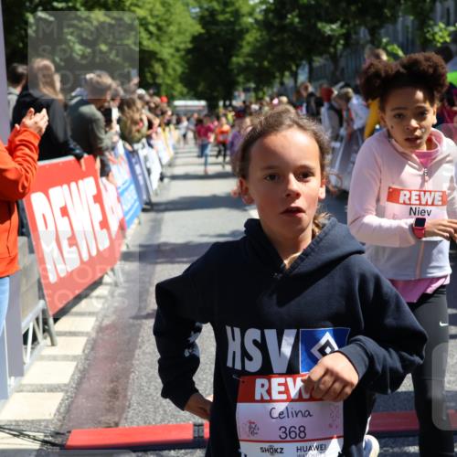14.06.2026 - REWE Women's Run Strokosch-Dieckow http://msf.ph/oto/9756121 14.06.2026 11:36:46 Ziel 133, 137, 157, 158, 163, 182, 187, 205, 211, 256, 301, 309, 330, 368, 370 meine-sportfotos.de