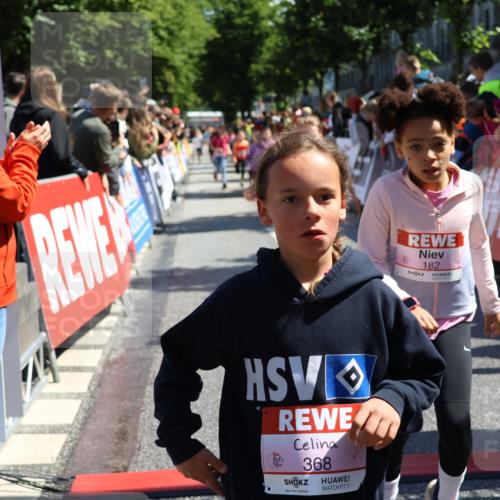 14.06.2026 - REWE Women's Run Strokosch-Dieckow http://msf.ph/oto/9756125 14.06.2026 11:36:46 Ziel 133, 137, 157, 158, 163, 182, 187, 205, 211, 256, 301, 309, 330, 368, 370 meine-sportfotos.de