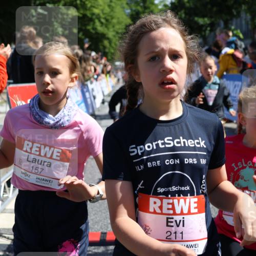 14.06.2026 - REWE Women's Run Strokosch-Dieckow http://msf.ph/oto/9756140 14.06.2026 11:36:44 Ziel 133, 137, 157, 163, 182, 187, 205, 211, 256, 301, 309, 330, 346, 368 meine-sportfotos.de