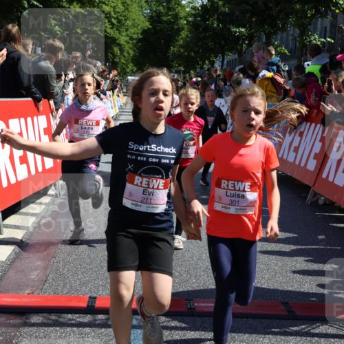 14.06.2026 - REWE Women's Run Strokosch-Dieckow http://msf.ph/oto/9756158 14.06.2026 11:36:43 Ziel 133, 137, 138, 157, 163, 182, 187, 205, 211, 256, 301, 309, 330, 346, 368 meine-sportfotos.de