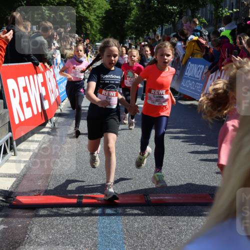 14.06.2026 - REWE Women's Run Strokosch-Dieckow http://msf.ph/oto/9756228 14.06.2026 11:36:43 Ziel 133, 137, 138, 157, 163, 182, 187, 205, 211, 256, 301, 309, 330, 346, 368 meine-sportfotos.de