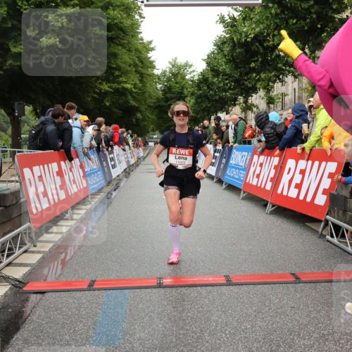 14.06.2026 - REWE Women's Run Strokosch-Dieckow http://msf.ph/oto/9756248 14.06.2026 09:46:33 Ziel 11023 meine-sportfotos.de