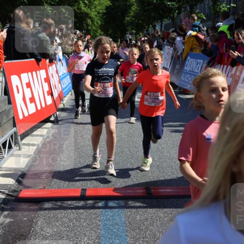 14.06.2026 - REWE Women's Run Strokosch-Dieckow http://msf.ph/oto/9756250 14.06.2026 11:36:43 Ziel 133, 137, 138, 157, 163, 182, 187, 205, 211, 256, 301, 309, 330, 346, 368 meine-sportfotos.de