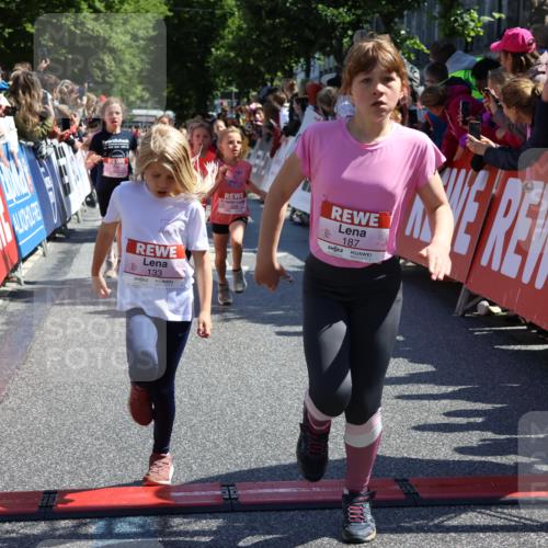 14.06.2026 - REWE Women's Run Strokosch-Dieckow http://msf.ph/oto/9756280 14.06.2026 11:36:41 Ziel 133, 137, 138, 157, 163, 182, 187, 211, 256, 301, 309, 312, 346, 368 meine-sportfotos.de