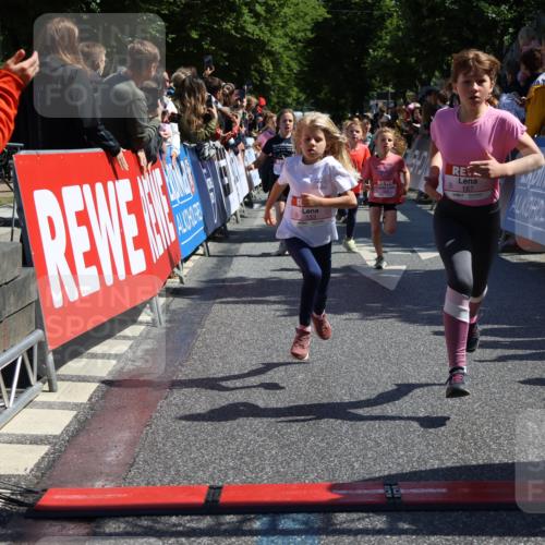 14.06.2026 - REWE Women's Run Strokosch-Dieckow http://msf.ph/oto/9756346 14.06.2026 11:36:40 Ziel 133, 138, 157, 163, 187, 211, 256, 301, 309, 312, 346 meine-sportfotos.de