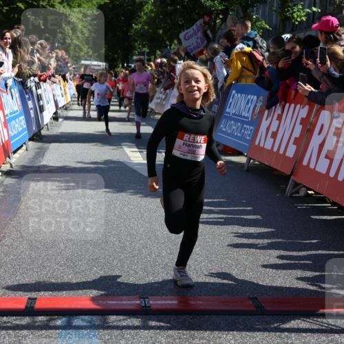 14.06.2026 - REWE Women's Run Strokosch-Dieckow http://msf.ph/oto/9756409 14.06.2026 11:36:38 Ziel 133, 138, 187, 256, 309, 312, 346 meine-sportfotos.de