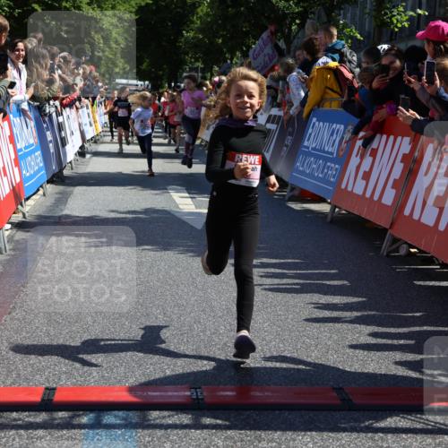 14.06.2026 - REWE Women's Run Strokosch-Dieckow http://msf.ph/oto/9756436 14.06.2026 11:36:37 Ziel 133, 138, 187, 256, 312, 346 meine-sportfotos.de