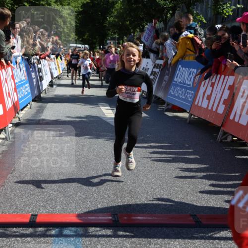 14.06.2026 - REWE Women's Run Strokosch-Dieckow http://msf.ph/oto/9756459 14.06.2026 11:36:37 Ziel 133, 138, 187, 256, 312, 346 meine-sportfotos.de