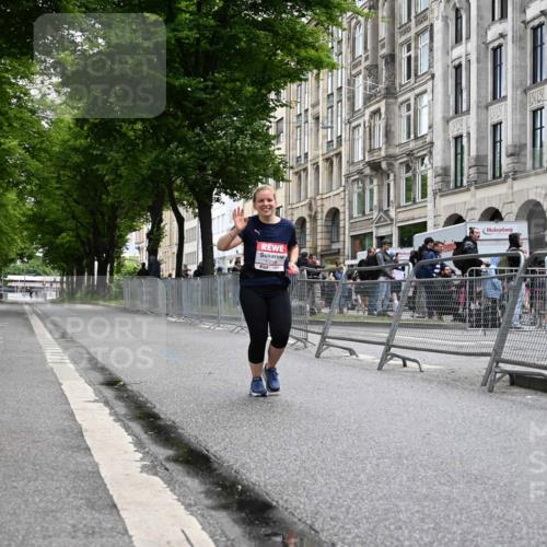 14.06.2026 - REWE Women's Run J. Mangold http://msf.ph/oto/9756485 14.06.2026 10:31:14 Ziel 10228 meine-sportfotos.de