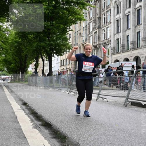 14.06.2026 - REWE Women's Run J. Mangold http://msf.ph/oto/9756500 14.06.2026 10:31:15 Ziel 10228 meine-sportfotos.de