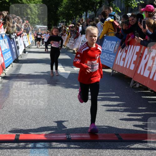 14.06.2026 - REWE Women's Run Strokosch-Dieckow http://msf.ph/oto/9756507 14.06.2026 11:36:36 Ziel 106, 138, 256, 312, 346 meine-sportfotos.de