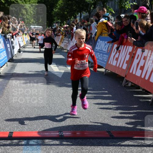 14.06.2026 - REWE Women's Run Strokosch-Dieckow http://msf.ph/oto/9756530 14.06.2026 11:36:36 Ziel 106, 138, 256, 312, 346 meine-sportfotos.de