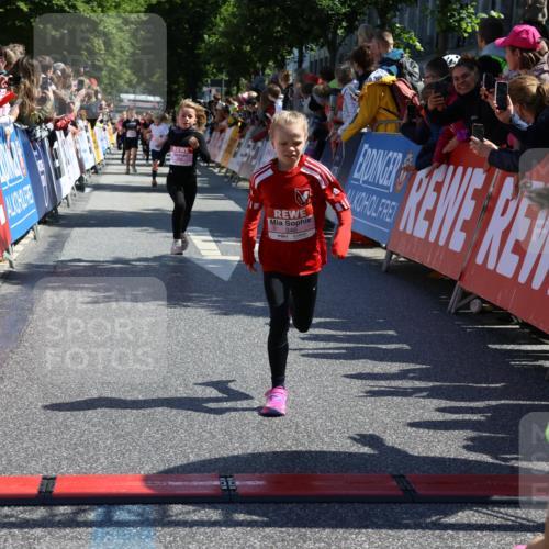14.06.2026 - REWE Women's Run Strokosch-Dieckow http://msf.ph/oto/9756556 14.06.2026 11:36:36 Ziel 106, 138, 256, 312, 346 meine-sportfotos.de