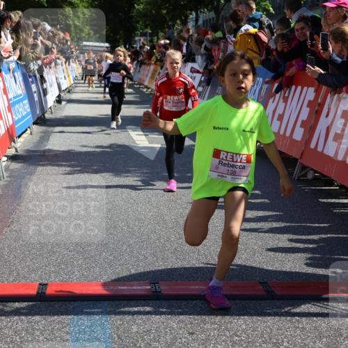 14.06.2026 - REWE Women's Run Strokosch-Dieckow http://msf.ph/oto/9756582 14.06.2026 11:36:35 Ziel 106, 138, 256, 312, 346 meine-sportfotos.de