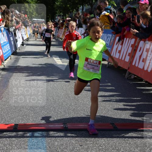 14.06.2026 - REWE Women's Run Strokosch-Dieckow http://msf.ph/oto/9756596 14.06.2026 11:36:35 Ziel 106, 138, 256, 312, 346 meine-sportfotos.de