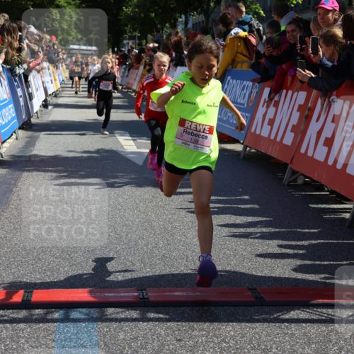 14.06.2026 - REWE Women's Run Strokosch-Dieckow http://msf.ph/oto/9756612 14.06.2026 11:36:35 Ziel 106, 138, 256, 312, 346 meine-sportfotos.de