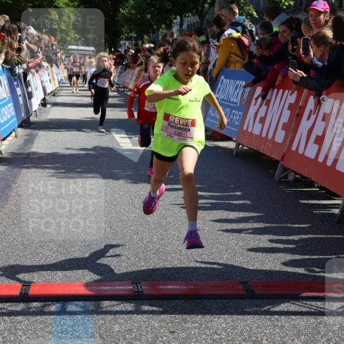 14.06.2026 - REWE Women's Run Strokosch-Dieckow http://msf.ph/oto/9756625 14.06.2026 11:36:35 Ziel 106, 138, 256, 312, 346 meine-sportfotos.de