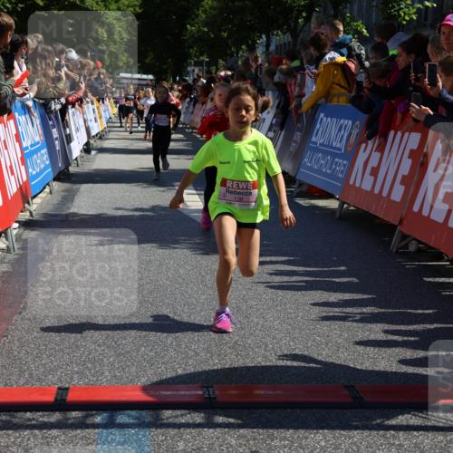14.06.2026 - REWE Women's Run Strokosch-Dieckow http://msf.ph/oto/9756665 14.06.2026 11:36:35 Ziel 106, 138, 256, 312, 346 meine-sportfotos.de