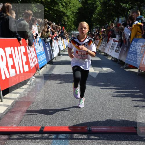 14.06.2026 - REWE Women's Run Strokosch-Dieckow http://msf.ph/oto/9756699 14.06.2026 11:36:33 Ziel 106, 138, 312, 346 meine-sportfotos.de