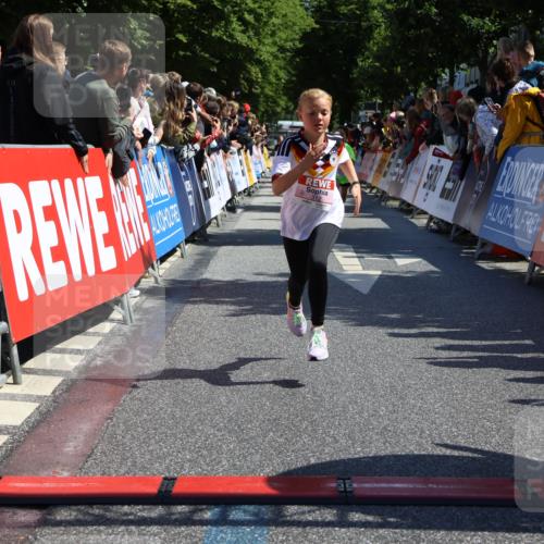 14.06.2026 - REWE Women's Run Strokosch-Dieckow http://msf.ph/oto/9756745 14.06.2026 11:36:32 Ziel 106, 138, 312, 346 meine-sportfotos.de