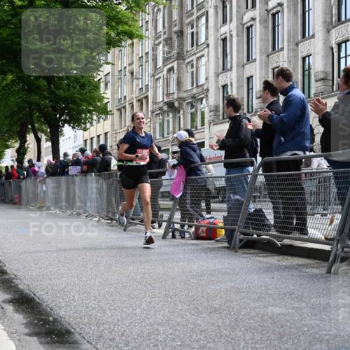 14.06.2026 - REWE Women's Run J. Mangold http://msf.ph/oto/9756772 14.06.2026 10:52:00 Ziel 6051 meine-sportfotos.de
