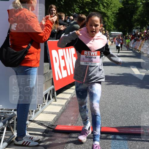 14.06.2026 - REWE Women's Run Strokosch-Dieckow http://msf.ph/oto/9756774 14.06.2026 11:36:28 Ziel 106, 237, 263 meine-sportfotos.de