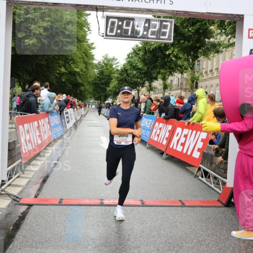 14.06.2026 - REWE Women's Run Strokosch-Dieckow http://msf.ph/oto/9756775 14.06.2026 09:44:46 Ziel 10328, 11079 meine-sportfotos.de
