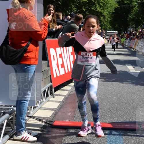 14.06.2026 - REWE Women's Run Strokosch-Dieckow http://msf.ph/oto/9756784 14.06.2026 11:36:28 Ziel 106, 237, 263 meine-sportfotos.de