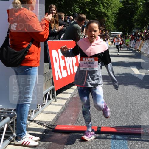 14.06.2026 - REWE Women's Run Strokosch-Dieckow http://msf.ph/oto/9756793 14.06.2026 11:36:28 Ziel 106, 237, 263 meine-sportfotos.de