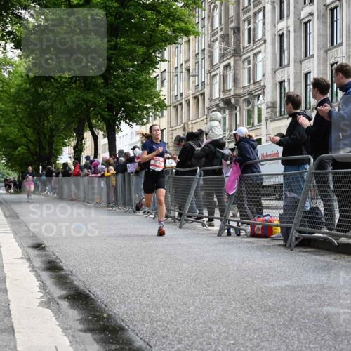 14.06.2026 - REWE Women's Run J. Mangold http://msf.ph/oto/9756800 14.06.2026 10:52:17 Ziel 5682 meine-sportfotos.de