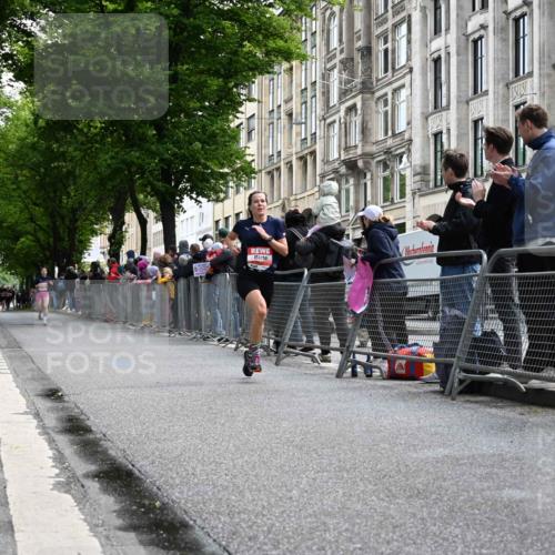 14.06.2026 - REWE Women's Run J. Mangold http://msf.ph/oto/9756804 14.06.2026 10:52:17 Ziel 5682 meine-sportfotos.de