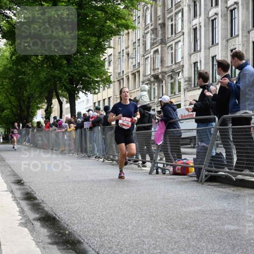 14.06.2026 - REWE Women's Run J. Mangold http://msf.ph/oto/9756807 14.06.2026 10:52:17 Ziel 5682 meine-sportfotos.de