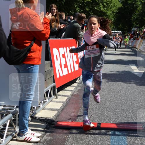 14.06.2026 - REWE Women's Run Strokosch-Dieckow http://msf.ph/oto/9756823 14.06.2026 11:36:28 Ziel 106, 237, 263 meine-sportfotos.de