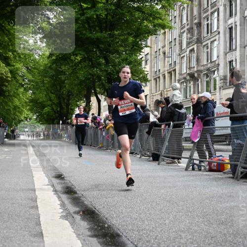 14.06.2026 - REWE Women's Run J. Mangold http://msf.ph/oto/9756845 14.06.2026 10:52:34 Ziel 5231, 5336 meine-sportfotos.de