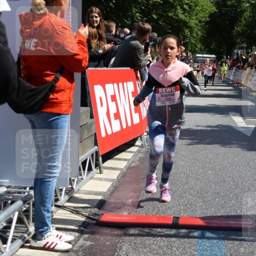 14.06.2026 - REWE Women's Run Strokosch-Dieckow http://msf.ph/oto/9756846 14.06.2026 11:36:28 Ziel 106, 237, 263 meine-sportfotos.de