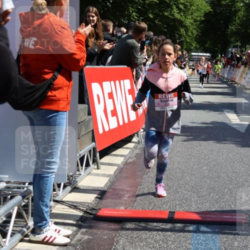 14.06.2026 - REWE Women's Run Strokosch-Dieckow http://msf.ph/oto/9756855 14.06.2026 11:36:28 Ziel 106, 237, 263 meine-sportfotos.de