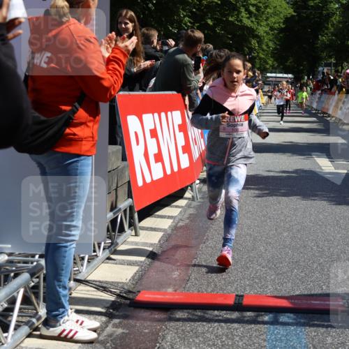 14.06.2026 - REWE Women's Run Strokosch-Dieckow http://msf.ph/oto/9756876 14.06.2026 11:36:27 Ziel 106, 169, 237, 263 meine-sportfotos.de