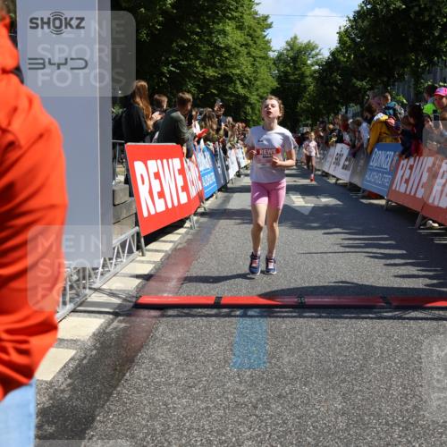 14.06.2026 - REWE Women's Run Strokosch-Dieckow http://msf.ph/oto/9756885 14.06.2026 11:36:19 Ziel 169, 237, 263, 307 meine-sportfotos.de