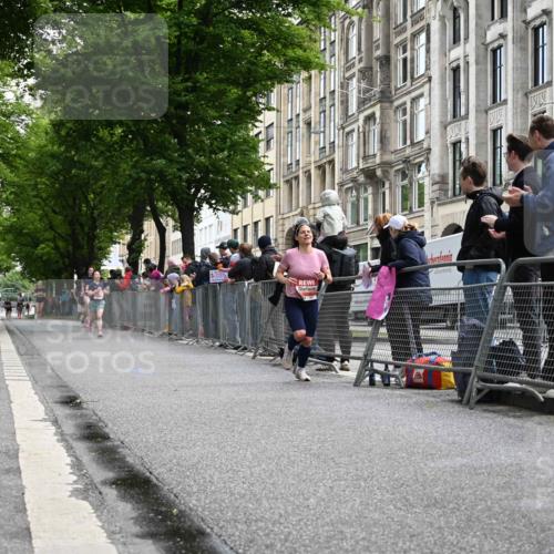 14.06.2026 - REWE Women's Run J. Mangold http://msf.ph/oto/9756887 14.06.2026 10:52:54 Ziel 5306, 5694, 5990 meine-sportfotos.de