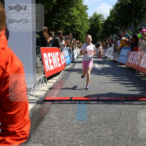 14.06.2026 - REWE Women's Run Strokosch-Dieckow http://msf.ph/oto/9756906 14.06.2026 11:36:19 Ziel 169, 237, 263, 307 meine-sportfotos.de