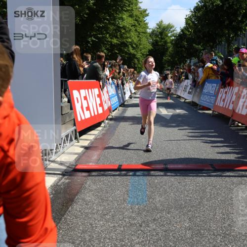 14.06.2026 - REWE Women's Run Strokosch-Dieckow http://msf.ph/oto/9756914 14.06.2026 11:36:19 Ziel 169, 237, 263, 307 meine-sportfotos.de