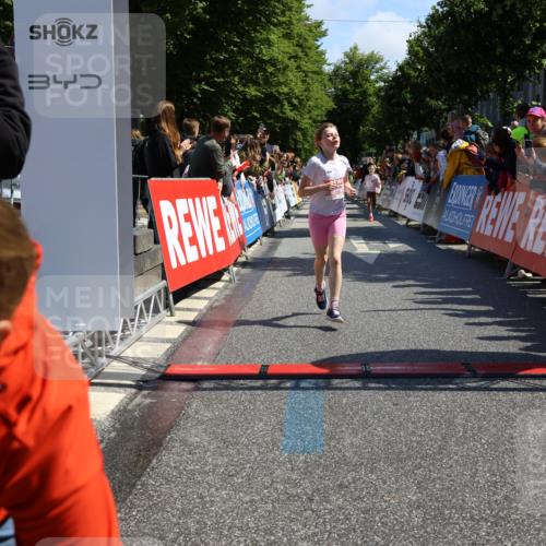 14.06.2026 - REWE Women's Run Strokosch-Dieckow http://msf.ph/oto/9756923 14.06.2026 11:36:19 Ziel 169, 237, 263, 307 meine-sportfotos.de