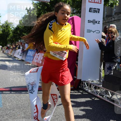 14.06.2026 - REWE Women's Run Strokosch-Dieckow http://msf.ph/oto/9756947 14.06.2026 11:36:13 Ziel 307 meine-sportfotos.de
