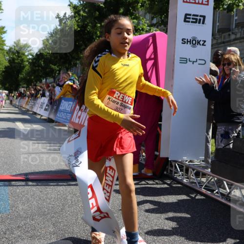 14.06.2026 - REWE Women's Run Strokosch-Dieckow http://msf.ph/oto/9756959 14.06.2026 11:36:13 Ziel 307 meine-sportfotos.de